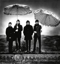 The Beatles черно-белое фото